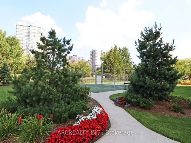1107 - 1201 Steeles Ave W