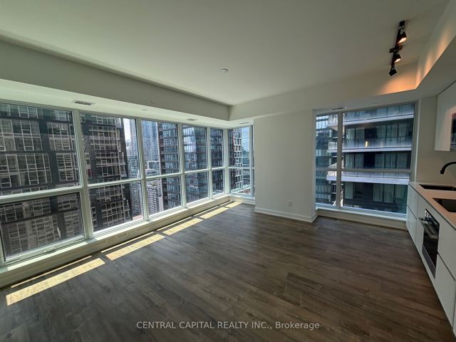 3003 - 327 King St W