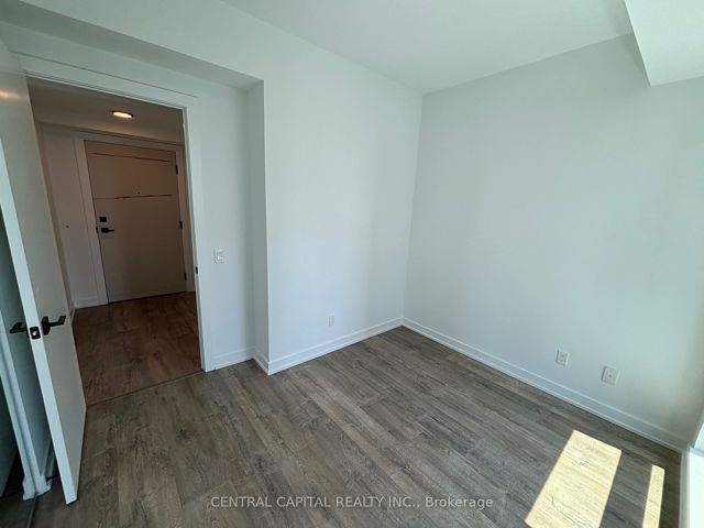 3003 - 327 King St W