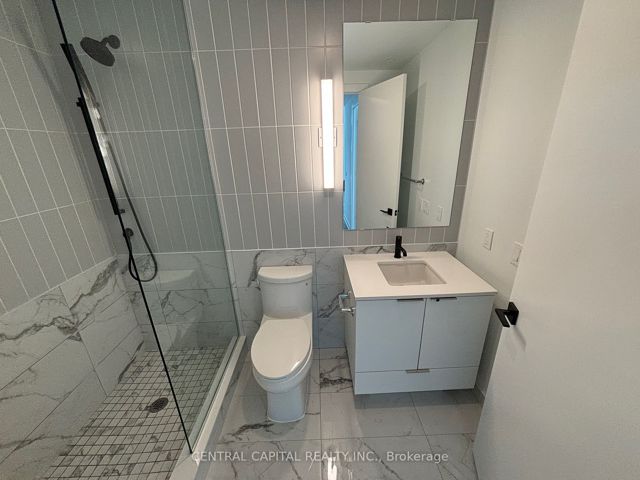 3003 - 327 King St W