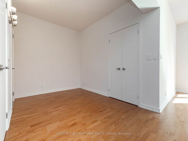 701 - 33 Lombard St