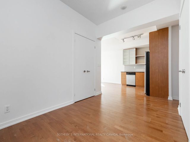 701 - 33 Lombard St