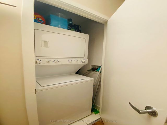 701 - 33 Lombard St