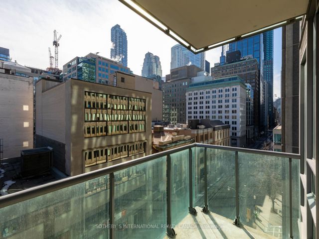 701 - 33 Lombard St