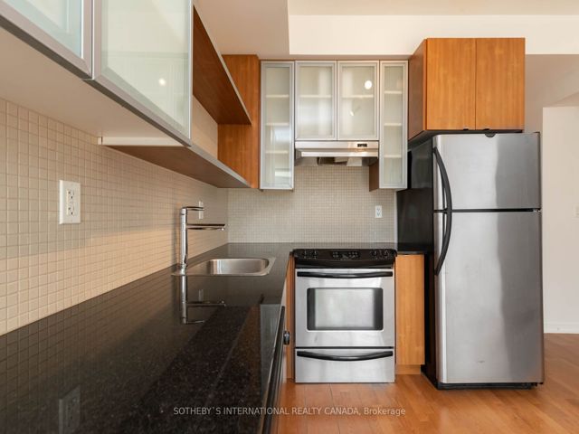 701 - 33 Lombard St