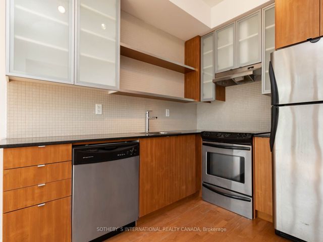 701 - 33 Lombard St