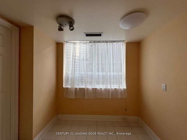 1504 - 71 Simcoe St