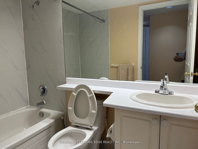 1504 - 71 Simcoe St