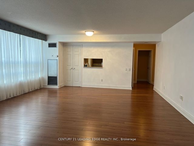 1504 - 71 Simcoe St