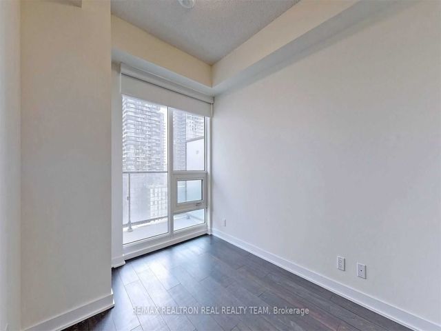 1711 - 2221 Yonge St