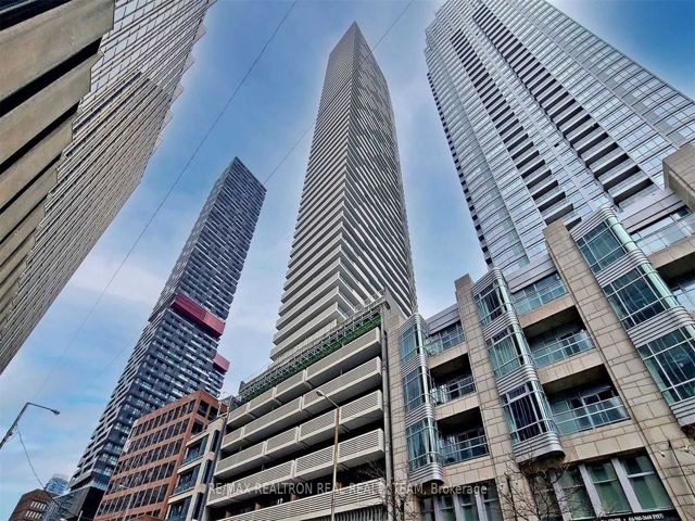 1711 - 2221 Yonge St