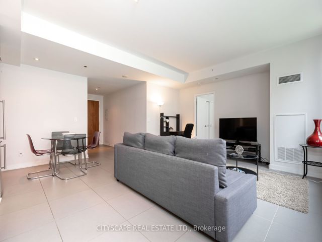 301 - 3 Market St