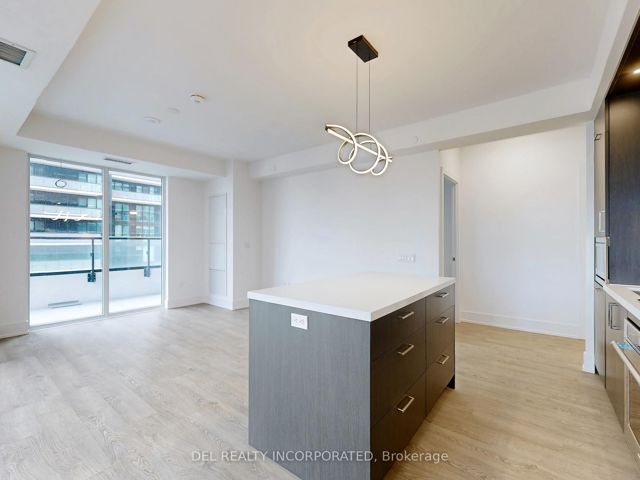 1204 - 10 Inn On The Park Dr
