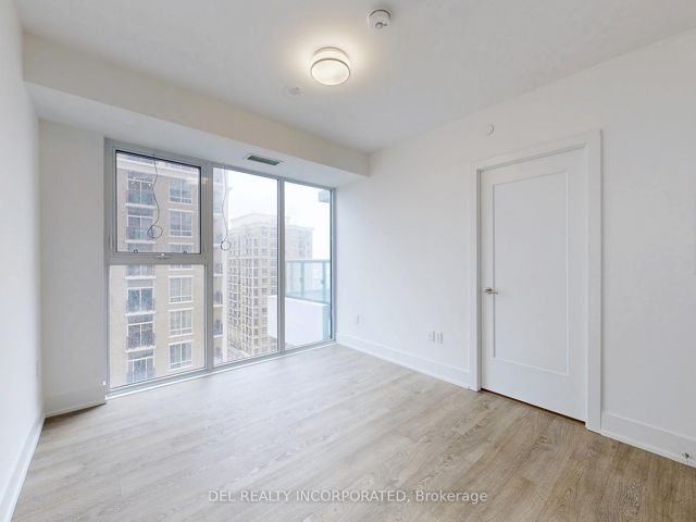 1204 - 10 Inn On The Park Dr