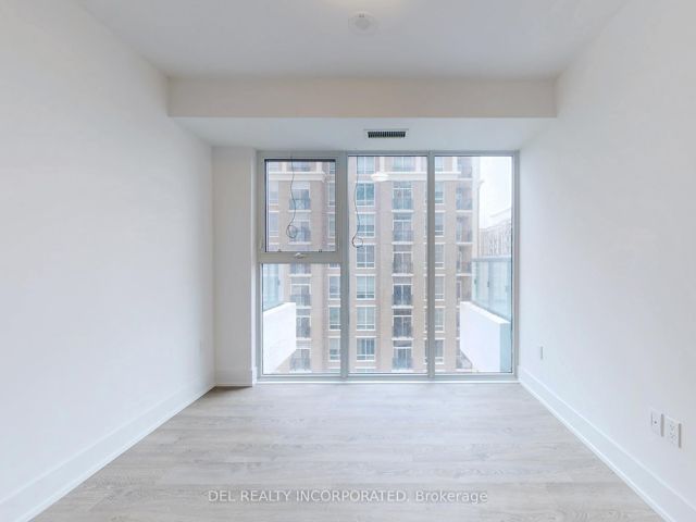 1204 - 10 Inn On The Park Dr