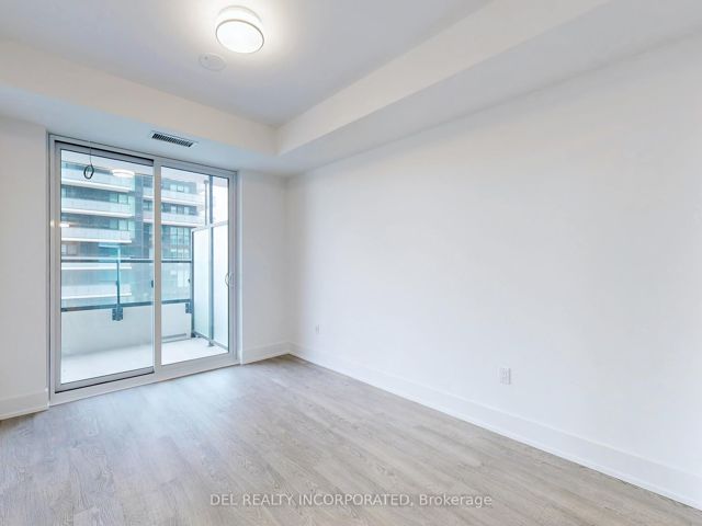 1204 - 10 Inn On The Park Dr