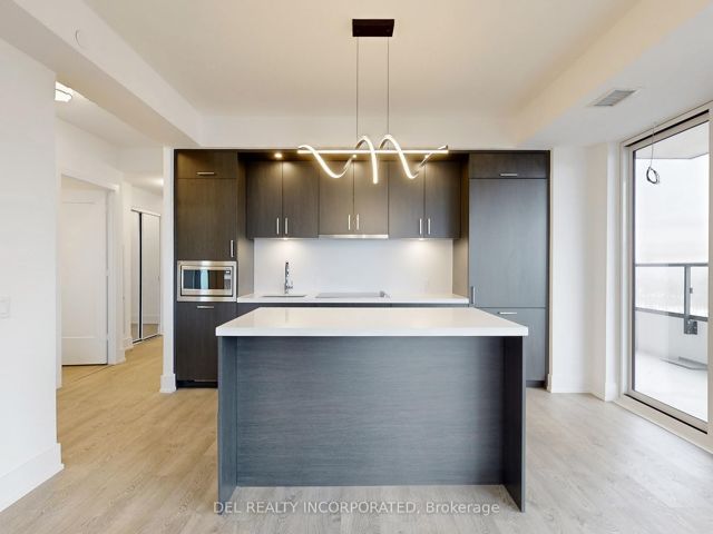 1204 - 10 Inn On The Park Dr