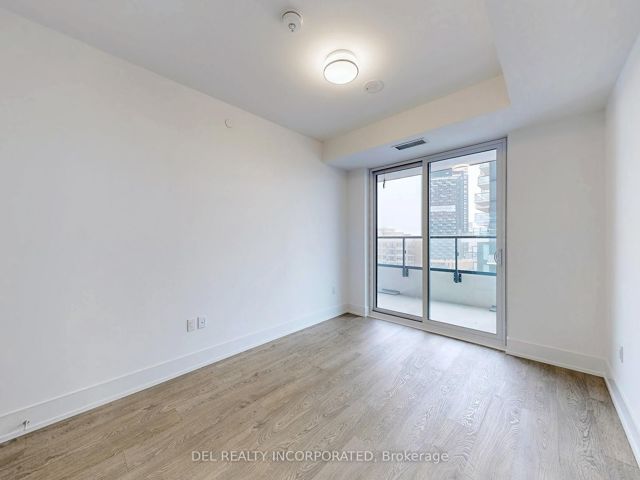 1204 - 10 Inn On The Park Dr
