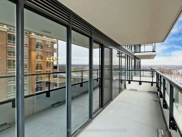 1204 - 10 Inn On The Park Dr
