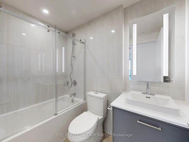 1204 - 10 Inn On The Park Dr