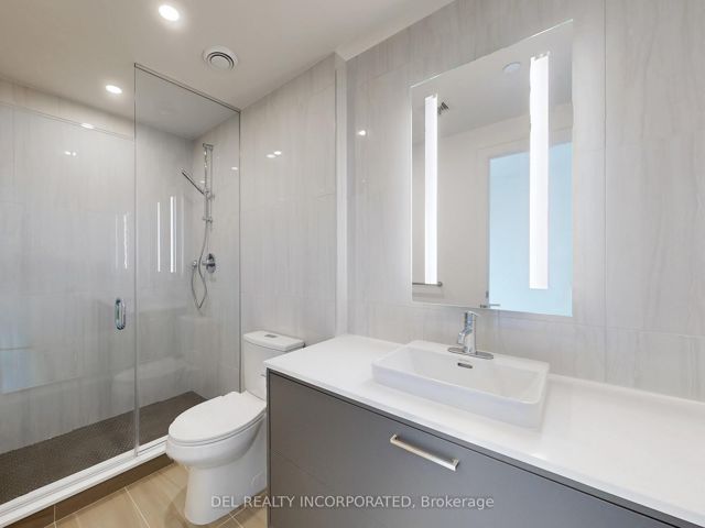 1204 - 10 Inn On The Park Dr