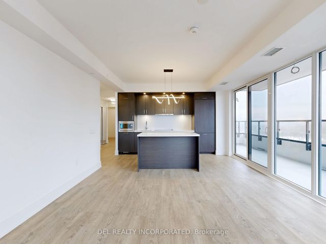 1204 - 10 Inn On The Park Dr