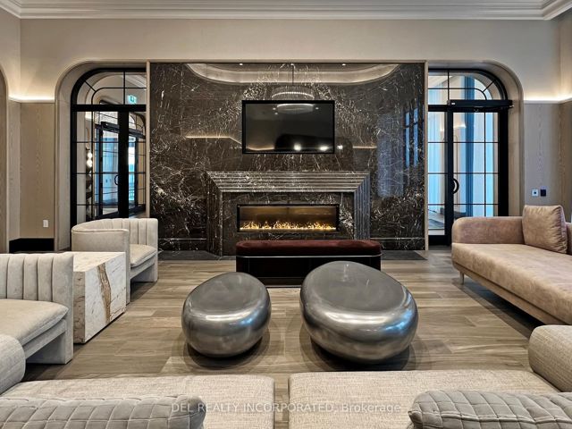 1204 - 10 Inn On The Park Dr