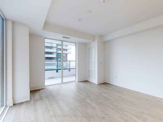 1204 - 10 Inn On The Park Dr