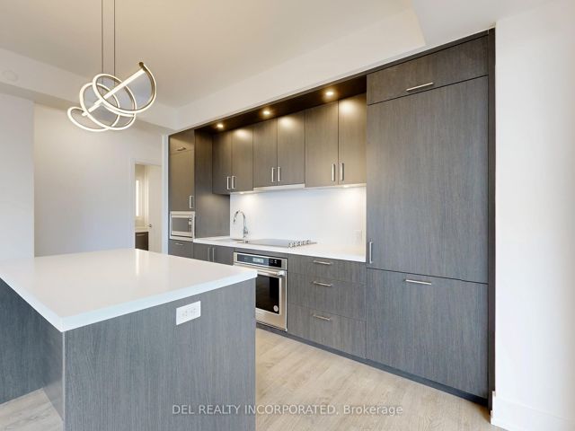 1204 - 10 Inn On The Park Dr