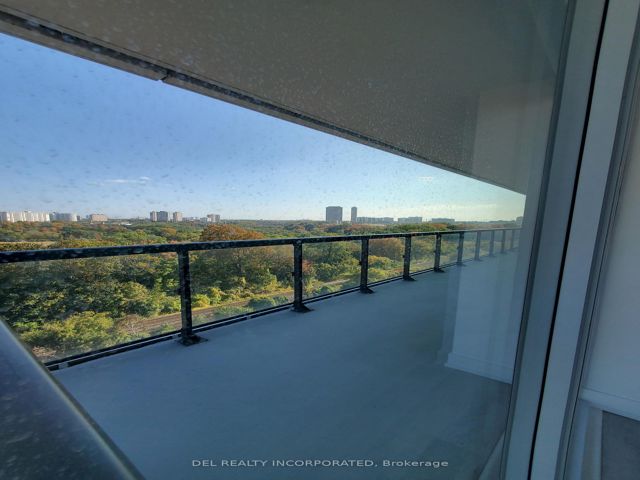 804 - 30 Inn On The Park Dr
