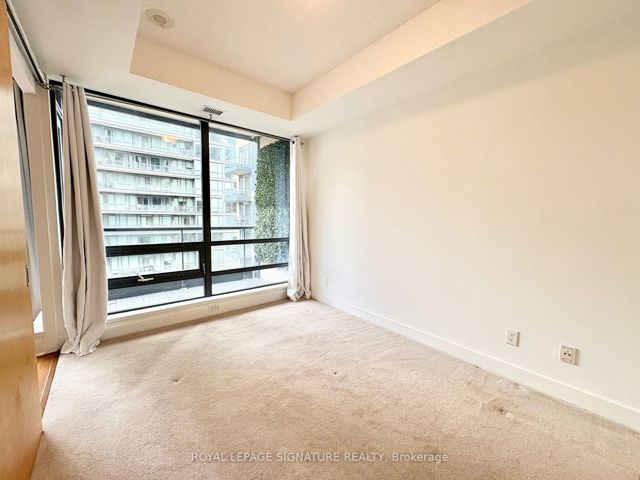 1203 - 438 King St W