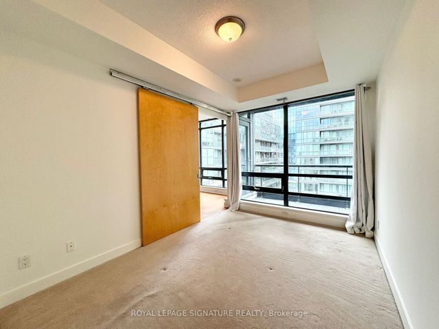 1203 - 438 King St W