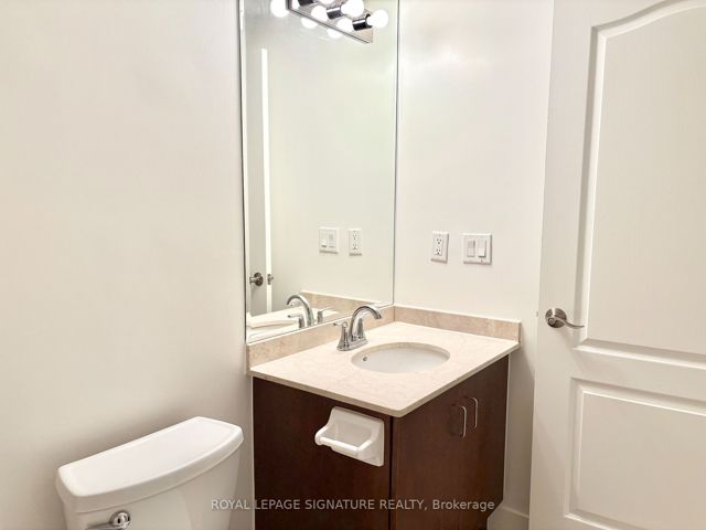 1203 - 438 King St W