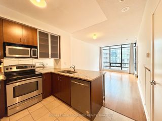 1203 - 438 King St W