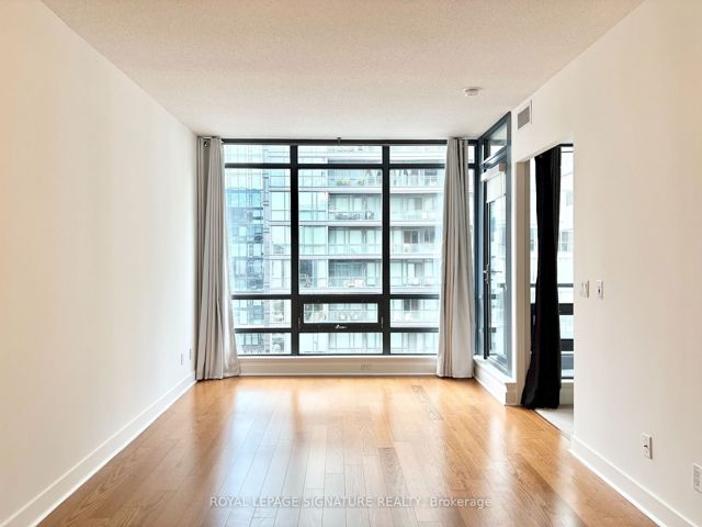 1203 - 438 King St W