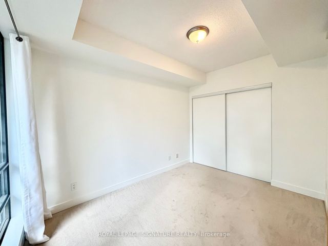 1203 - 438 King St W