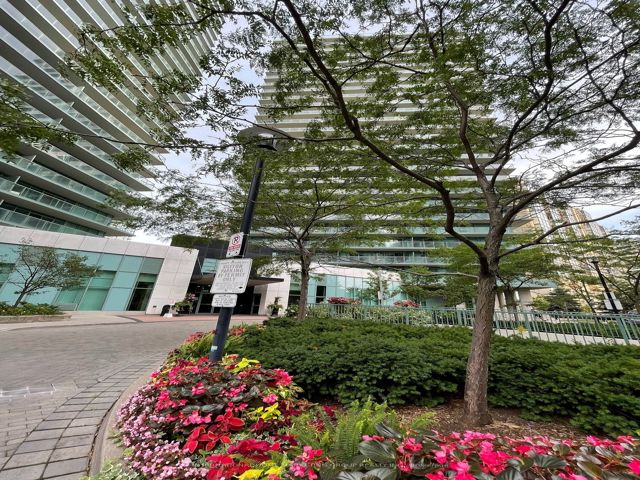 707 - 5508 Yonge St