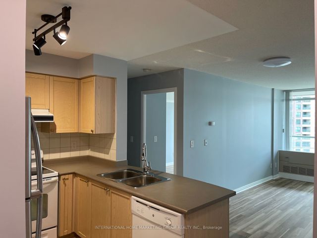 707 - 5508 Yonge St