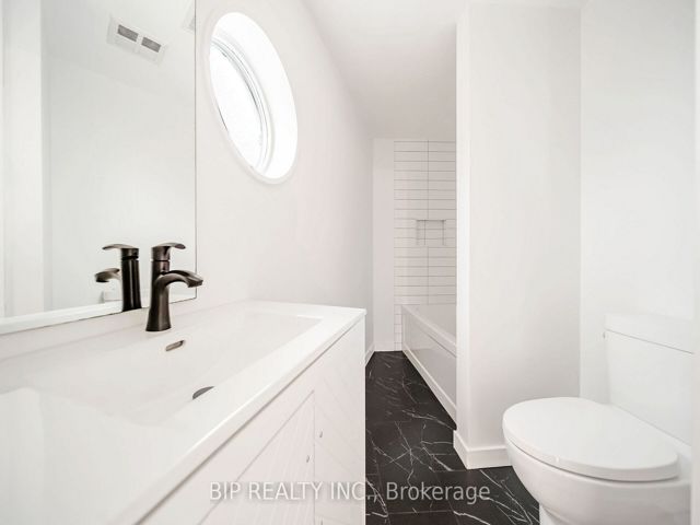 SPH16 - 600 Queens Quay W