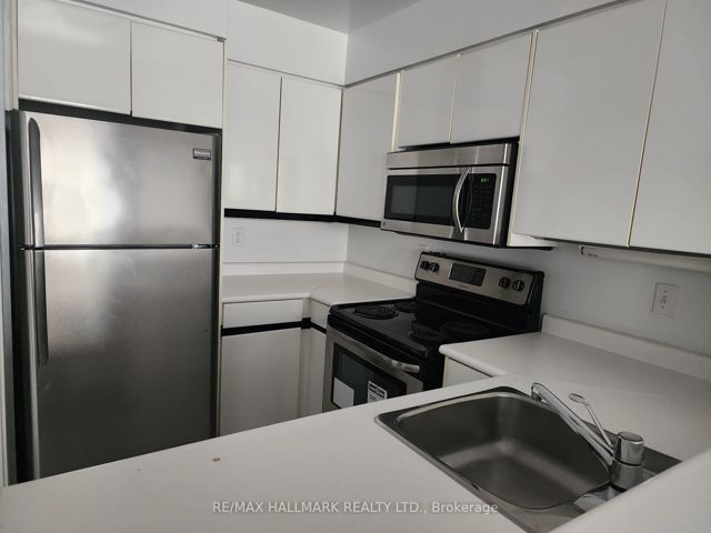 607 - 7 Carlton St