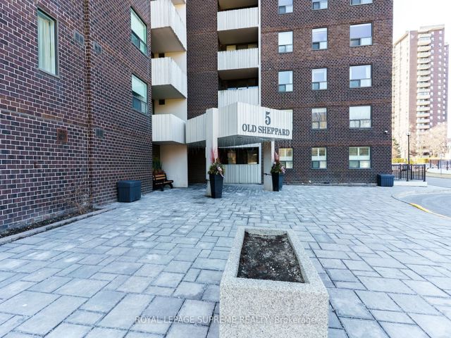 2004 - 5 Old Sheppard Ave