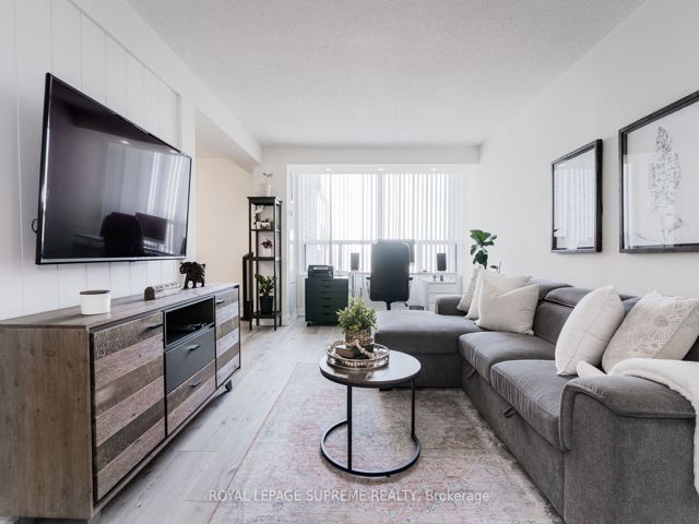 2004 - 5 Old Sheppard Ave