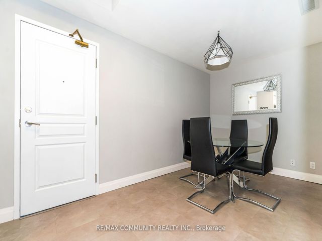 718 - 16 Dallimore Circ