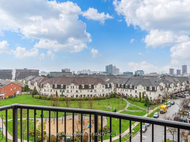 718 - 16 Dallimore Circ