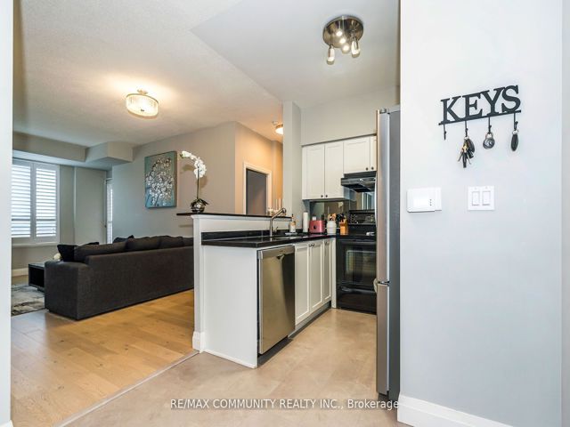 718 - 16 Dallimore Circ