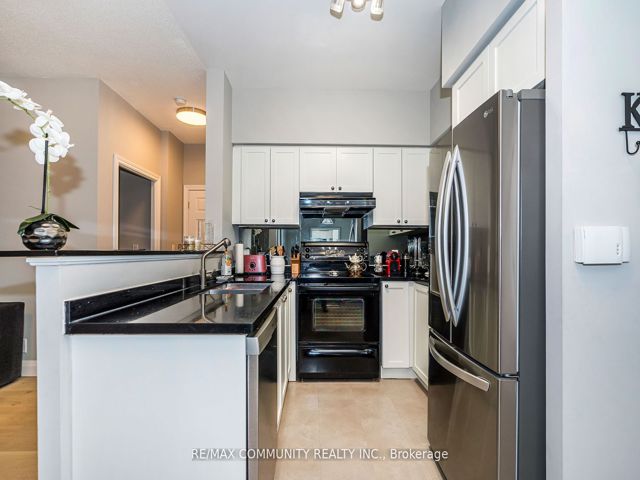 718 - 16 Dallimore Circ