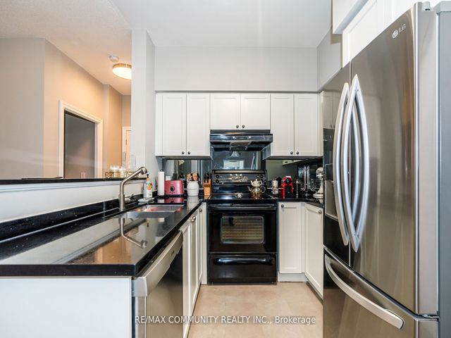 718 - 16 Dallimore Circ