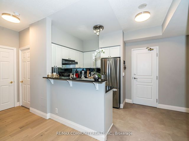 718 - 16 Dallimore Circ