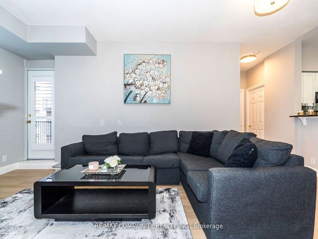 718 - 16 Dallimore Circ
