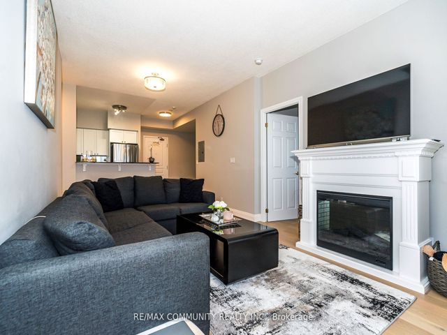 718 - 16 Dallimore Circ